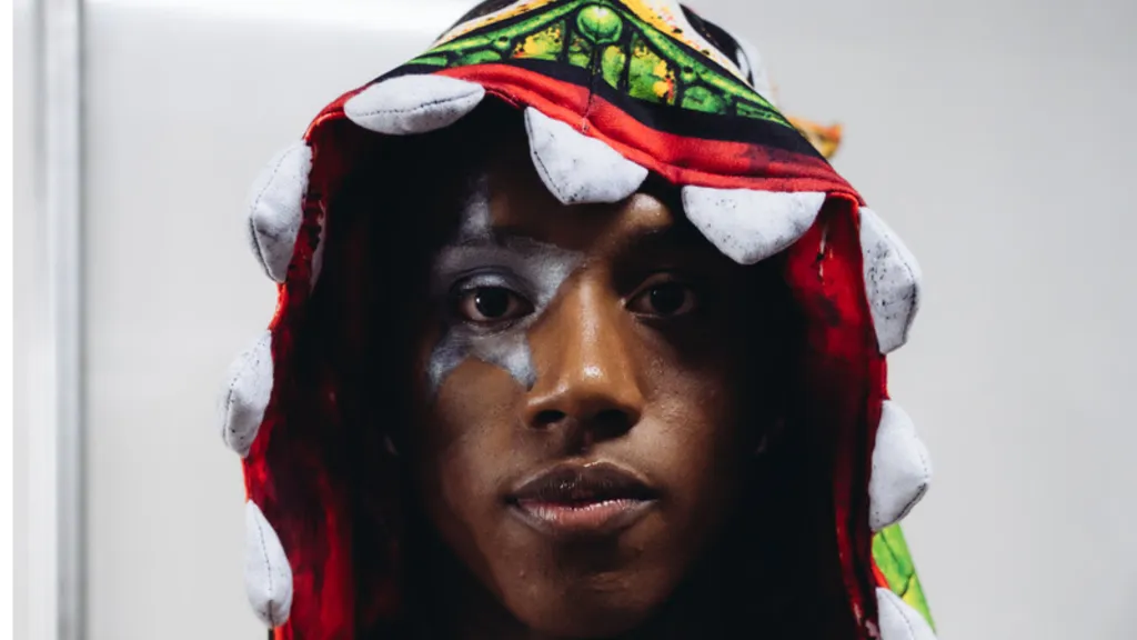 Kayblack desfila na SPFW com look inspirado no universo de Mauricio de Sousa
