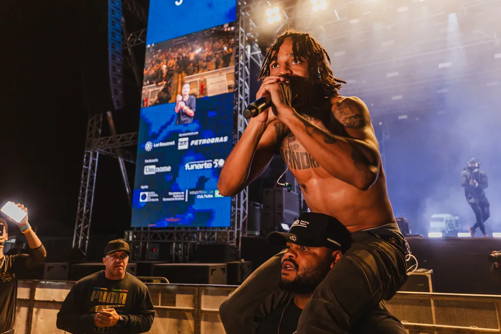 Festival Favela Sounds comemora 10 anos com 25 mil pessoas ocupando Praça do Museu Nacional de Brasília