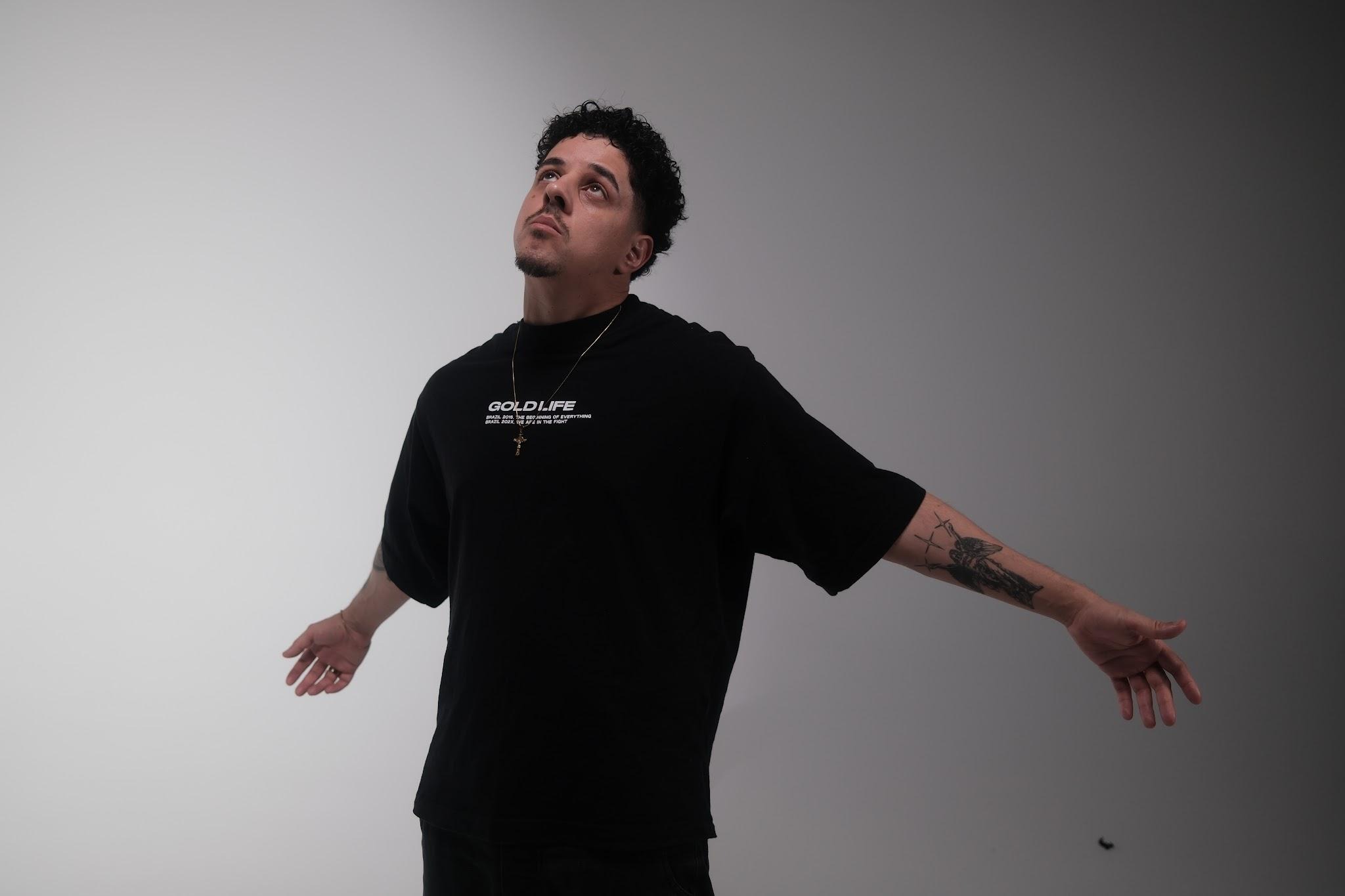 Muzzike lança “PAZZ&KAOZZ” e consolida nova fase ao lado da ROC7